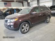 ✅ 2013 Kia Sorento EX • VIN: 5XYKUDA2XDG387757 • Лот: 86151285. Опубликован ранее на Copart с пробегом 168 835 миль. Бесплатный доступ к архиву аукционных продаж из США и подробный отчёт об истории автомобиля на DreamBid. Изображение 1.
