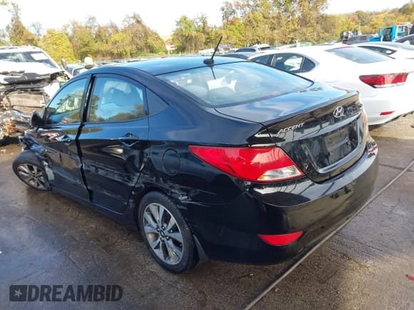 ✅ 2017 Hyundai Accent SE • VIN: KMHCT4AE0HU322918 • Лот: 43556648. Опубликован ранее на IAAI с пробегом 76 393 миль. Бесплатный доступ к архиву аукционных продаж из США и подробный отчёт об истории автомобиля на DreamBid. Изображение 3.
