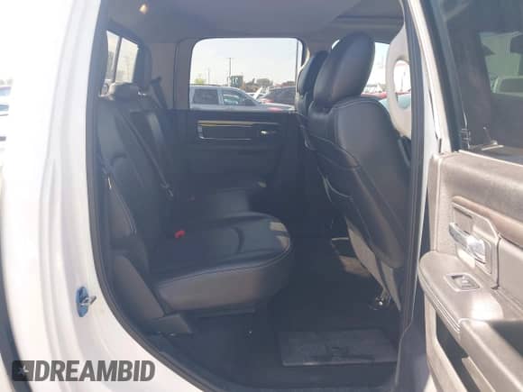 2017 Ram 1500 Night z VIN 1C6RR7MT0HS561087, wystawiony jako IAAI lot #43188191 z przebiegiem 138 239 mil mil oraz . Historia ofert i sprzedaży dostępna na DreamBid. Obrazek 8.