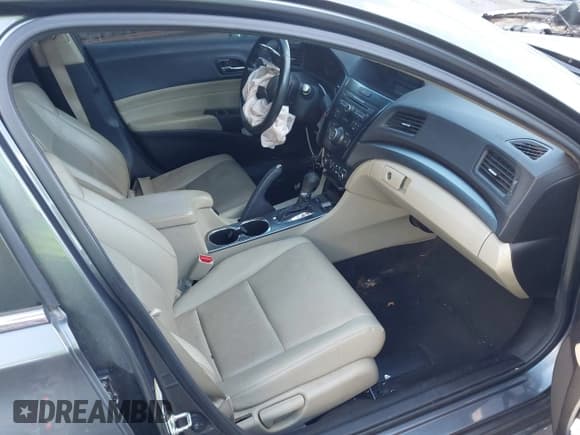 ✅ 2013 Acura ILX Premium • VIN: 19VDE1F51DE001952 • Lot: 43407079. Listed on IAAI with 124,781 mi. Free auction sales archive from the USA and detailed vehicle history report at DreamBid. Image 5.