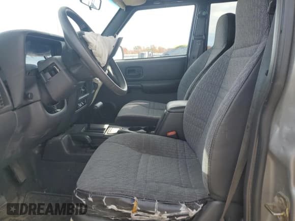 ✅ 2000 Jeep Cherokee • VIN: 1J4FF48S4YL210157 • Lot: 91168525. Listed on Copart with Not provided. Free auction sales archive from the USA and detailed vehicle history report at DreamBid. Image 7.