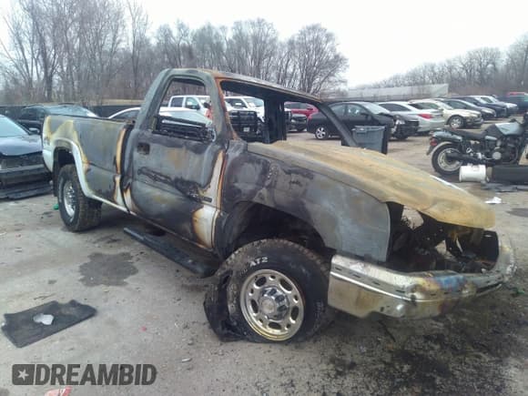 ✅ 2007 Chevrolet Silverado 2500HD Work Truck • VIN: 1GCHK24U67E189014 • Lot: 36565205. Wystawiony na IAAI z przebiegiem Nie podano. Bezpłatny archiwum sprzedaży aukcyjnych z USA i szczegółowy raport historii pojazdu na DreamBid. Zdjęcie 1.