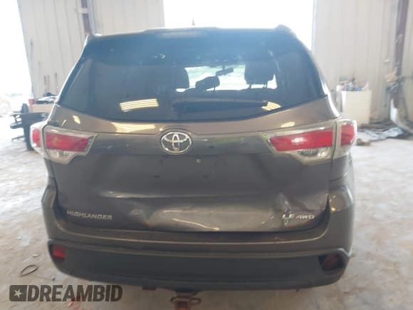 ✅ 2015 Toyota Highlander LE • VIN: 5TDBKRFH7FS144834 • Lot: 42939376. Wystawiony na IAAI z przebiegiem 217 104 mil. Bezpłatny archiwum sprzedaży aukcyjnych z USA i szczegółowy raport historii pojazdu na DreamBid. Zdjęcie 16.
