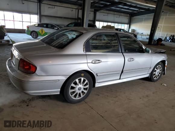 2004 Hyundai Sonata GLS с VIN KMHWF35H94A061545, выставлен на аукционе Copart как лот 45324734 с пробегом 185 877 миль миль и Списание • Salvage title. История ставок и продаж доступна на DreamBid. Изображение 3.