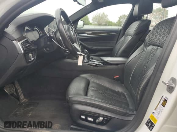 ✅ 2018 BMW 5 Series M550i xDrive • VIN: WBAJB9C59JB035942 • Lot: 57274105. Listed on Copart with 95,879 mi. Free auction sales archive from the USA and detailed vehicle history report at DreamBid. Image 7.