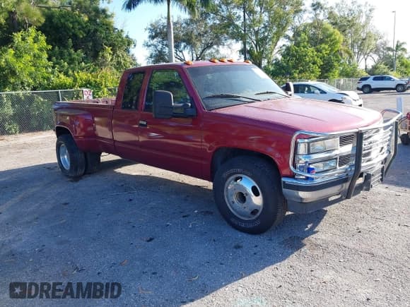 ✅ 1996 Chevrolet Silverado 3500 • VIN: 1GBHC39F0TE239062 • Лот: 43480292. Опубликован ранее на IAAI с пробегом 75 991 миль. Бесплатный доступ к архиву аукционных продаж из США и подробный отчёт об истории автомобиля на DreamBid. Изображение 1.