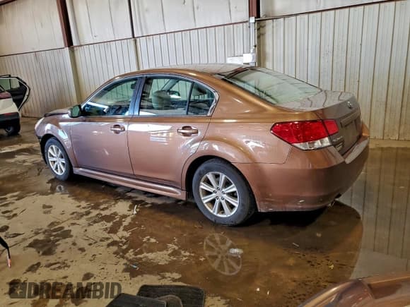 ✅ 2011 Subaru Legacy Premium • VIN: 4S3BMBC67B3255738 • Лот: 95273765. Опубликован ранее на Copart с пробегом 171 047 миль. Бесплатный доступ к архиву аукционных продаж из США и подробный отчёт об истории автомобиля на DreamBid. Изображение 2.