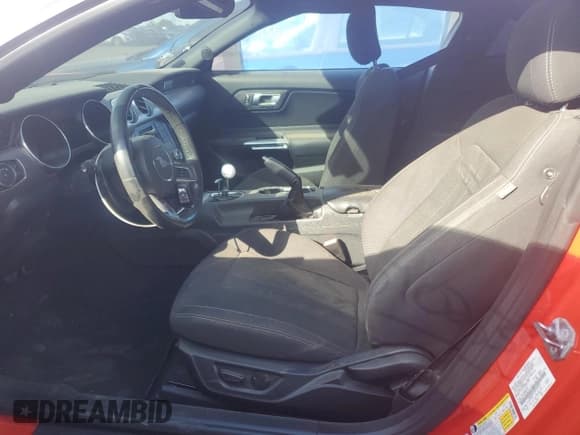 ✅ 2021 Ford Mustang GT Premium • VIN: 1FA6P8CF7M5153574 • Lot: 85102535. Wystawiony na Copart z przebiegiem 44 377 mil. Bezpłatny archiwum sprzedaży aukcyjnych z USA i szczegółowy raport historii pojazdu na DreamBid. Zdjęcie 7.