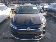 ✅ 2025 Volkswagen Jetta SE • VIN: 3VW7X7BU1SM003585 • Lot: 41598538. Wystawiony na IAAI z przebiegiem 13 460 mil. Bezpłatny archiwum sprzedaży aukcyjnych z USA i szczegółowy raport historii pojazdu na DreamBid. Zdjęcie 12.