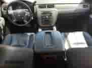 2014 Chevrolet Tahoe LT z VIN 1GNSKBE08ER236610, wystawiony jako Copart lot #68431065 z przebiegiem 102 073 mil mil oraz Nie do naprawy • Non repairable. Historia ofert i sprzedaży dostępna na DreamBid. Obrazek 8.