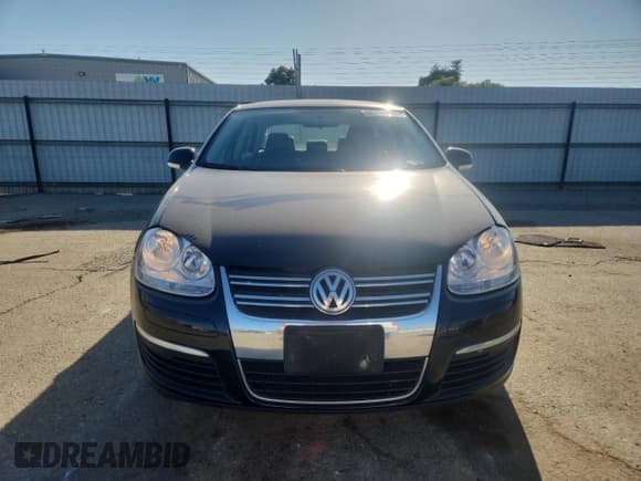 ✅ 2010 Volkswagen Jetta Limited Edition • VIN: 3VWAZ7AJXAM098976 • Lot: 80211895. Listed on Copart with 136,909 mi. Free auction sales archive from the USA and detailed vehicle history report at DreamBid. Image 5.