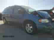 2005 Dodge Caravan SXT with VIN 2D4GP44L05R288222, listed as a Copart auction lot 75776424 with 219,977 mi miles and Salvage title. Bid and sale history available at DreamBid. Image 4.