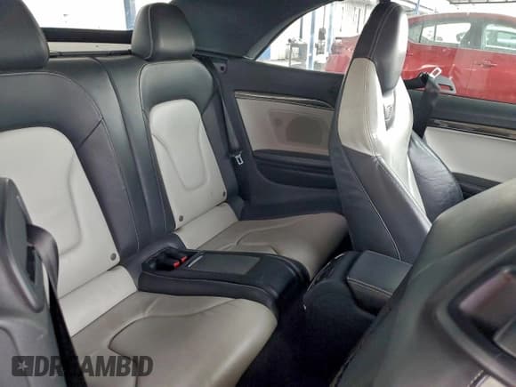 ✅ 2013 Audi S5 Premium Plus • VIN: WAUCGAFHXDN010942 • Lot: 94940635. Wystawiony na Copart z przebiegiem 65 787 mil. Bezpłatny archiwum sprzedaży aukcyjnych z USA i szczegółowy raport historii pojazdu na DreamBid. Zdjęcie 10.