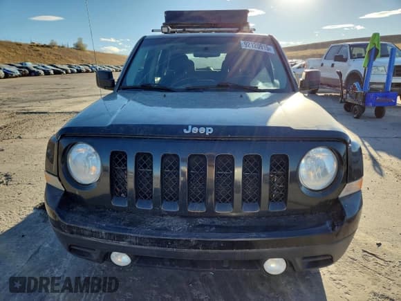 ✅ 2015 Jeep Patriot Altitude • VIN: 1C4NJRBB3FD147730 • Лот: 92120915. Опубликован ранее на Copart с пробегом 174 650 миль. Бесплатный доступ к архиву аукционных продаж из США и подробный отчёт об истории автомобиля на DreamBid. Изображение 5.