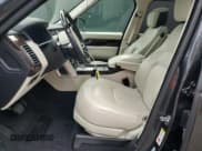 ✅ 2019 Land Rover Range Rover • VIN: SALGS2RE4KA542436 • Lot: 80131145. Wystawiony na Copart z przebiegiem 53 092 mil. Bezpłatny archiwum sprzedaży aukcyjnych z USA i szczegółowy raport historii pojazdu na DreamBid. Zdjęcie 7.