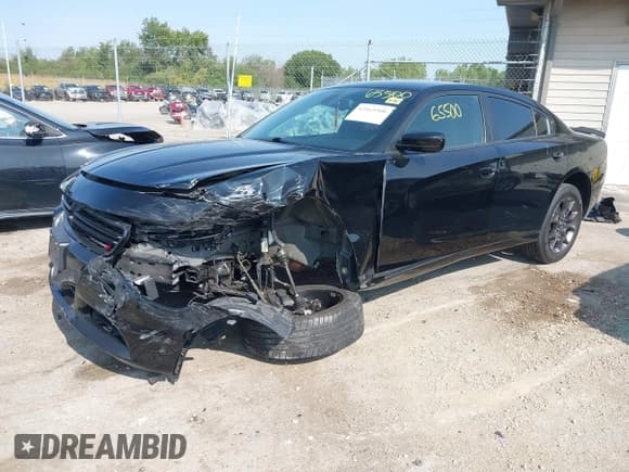 ✅ 2018 Dodge Charger GT • VIN: 2C3CDXJG8JH207520 • Lot: 43165500. Wystawiony na IAAI z przebiegiem 40 311 mil. Bezpłatny archiwum sprzedaży aukcyjnych z USA i szczegółowy raport historii pojazdu na DreamBid. Zdjęcie 18.