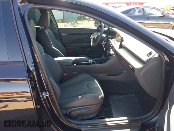 ✅ 2025 Hyundai Sonata N Line • VIN: KMHL54JC7SA496924 • Лот: 43208397. Опубликован ранее на IAAI с пробегом 1 065 миль. Бесплатный доступ к архиву аукционных продаж из США и подробный отчёт об истории автомобиля на DreamBid. Изображение 5.