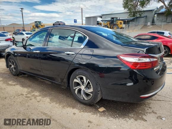 ✅ 2017 Honda Accord LX • VIN: 1HGCR2F32HA256213 • Лот: 81429805. Опубликован ранее на Copart с пробегом 78 811 миль. Бесплатный доступ к архиву аукционных продаж из США и подробный отчёт об истории автомобиля на DreamBid. Изображение 2.