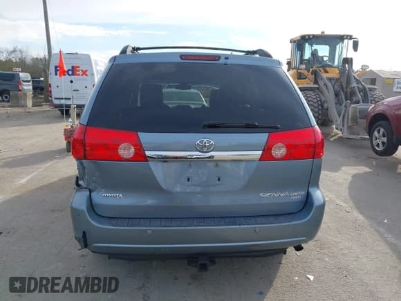 ✅ 2010 Toyota Sienna XLE • VIN: 5TDDK4CCXAS030758 • Лот: 43748700. Опубликован ранее на IAAI с пробегом 97 931 миль. Бесплатный доступ к архиву аукционных продаж из США и подробный отчёт об истории автомобиля на DreamBid. Изображение 16.