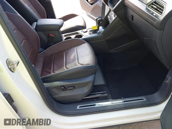 ✅ 2022 Volkswagen Tiguan SEL R-Line • VIN: 3VV4B7AX5NM037874 • Лот: 42653835. Опубликован ранее на IAAI с пробегом 68 506 миль. Бесплатный доступ к архиву аукционных продаж из США и подробный отчёт об истории автомобиля на DreamBid. Изображение 5.