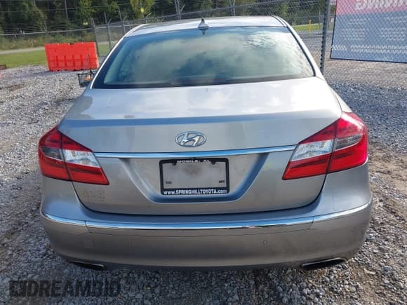 ✅ 2013 Hyundai Genesis 3.8L • VIN: KMHGC4DD4DU225137 • Lot: 43400272. Listed on IAAI with 118,643 mi. Free auction sales archive from the USA and detailed vehicle history report at DreamBid. Image 16.