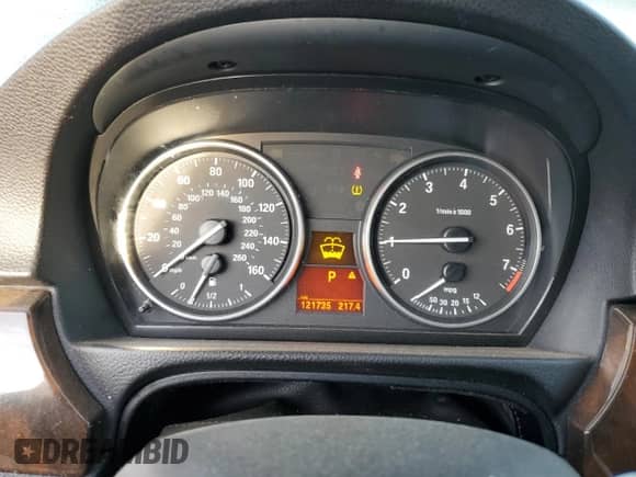 2011 BMW 3 Series 328i xDrive z VIN WBAPK7G59BNN87143, wystawiony jako Copart lot #87017235 z przebiegiem 121 735 mil mil oraz Szkoda całkowita • Salvage title. Historia ofert i sprzedaży dostępna na DreamBid. Obrazek 9.