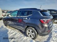 ✅ 2019 Jeep Compass Latitude • VIN: 3C4NJDBB1KT645674 • Lot: 94533115. Wystawiony na Copart z przebiegiem 137 949 mil. Bezpłatny archiwum sprzedaży aukcyjnych z USA i szczegółowy raport historii pojazdu na DreamBid. Zdjęcie 2.