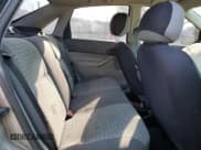 ✅ 2006 Ford Focus S • VIN: 1FAHP34N46W219609 • Lot: 92470025. Wystawiony na Copart z przebiegiem Nie podano. Bezpłatny archiwum sprzedaży aukcyjnych z USA i szczegółowy raport historii pojazdu na DreamBid. Zdjęcie 10.