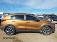 ✅ 2020 Kia Sportage EX • VIN: KNDPN3AC7L7637831 • Lot: 43258152. Wystawiony na IAAI z przebiegiem 76 553 mil. Bezpłatny archiwum sprzedaży aukcyjnych z USA i szczegółowy raport historii pojazdu na DreamBid. Zdjęcie 13.