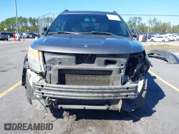 ✅ 2012 Ford Explorer XLT • VIN: 1FMHK8D86CGA90175 • Lot: 43500405. Wystawiony na IAAI z przebiegiem 270 657 mil. Bezpłatny archiwum sprzedaży aukcyjnych z USA i szczegółowy raport historii pojazdu na DreamBid. Zdjęcie 6.