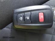 ✅ 2020 Toyota C-HR XLE • VIN: JTNKHMBX0L1087461 • Лот: 43514056. Опубликован ранее на IAAI с пробегом 64 335 миль. Бесплатный доступ к архиву аукционных продаж из США и подробный отчёт об истории автомобиля на DreamBid. Изображение 11.