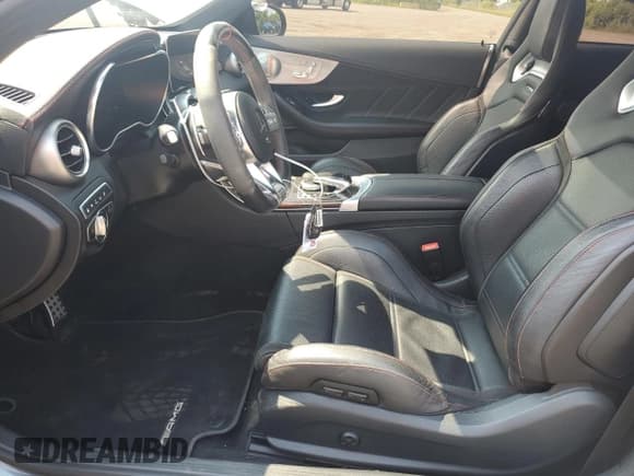 ✅ 2022 Mercedes-Benz C 43 AMG • VIN: W1KWJ6EBXNG107890 • Lot: 66612355. Wystawiony na Copart z przebiegiem 31 090 mil. Bezpłatny archiwum sprzedaży aukcyjnych z USA i szczegółowy raport historii pojazdu na DreamBid. Zdjęcie 7.