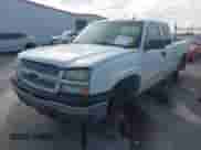 2005 Chevrolet Silverado 1500 Z71 z VIN 1GCEK19Z45Z332906, wystawiony jako IAAI lot #43412102 z przebiegiem 239 606 mil mil oraz . Historia ofert i sprzedaży dostępna na DreamBid. Obrazek 6.