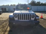 ✅ 2022 Jeep Wrangler Unlimited Sahara Altitude • VIN: 1C4HJXEG4NW222723 • Lot: 84658285. Wystawiony na Copart z przebiegiem Nie podano. Bezpłatny archiwum sprzedaży aukcyjnych z USA i szczegółowy raport historii pojazdu na DreamBid. Zdjęcie 5.