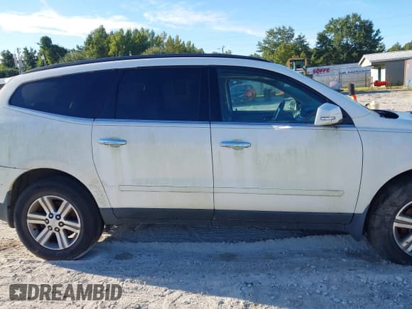 ✅ 2015 Chevrolet Traverse LT • VIN: 1GNKRHKD9FJ109998 • Lot: 43202442. Listed on IAAI with Not provided. Free auction sales archive from the USA and detailed vehicle history report at DreamBid. Image 13.