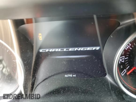 ✅ 2019 Dodge Challenger GT • VIN: 2C3CDZKGXKH675499 • Lot: 49157293. Wystawiony na Copart z przebiegiem 46 795 mil. Bezpłatny archiwum sprzedaży aukcyjnych z USA i szczegółowy raport historii pojazdu na DreamBid. Zdjęcie 9.