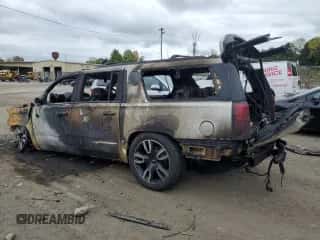 2020 Chevrolet Suburban Premier z VIN 1GNSKJKJ5LR180355, wystawiony jako Copart lot #69936644 z przebiegiem Nie podano mil oraz Szkoda całkowita • Salvage title. Historia ofert i sprzedaży dostępna na DreamBid. Obrazek 2.