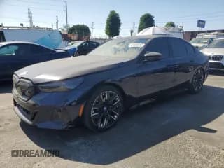 ✅ 2024 BMW i5 M60 • VIN: WBY43FK03RCP74018 • Lot: 67094515. Wystawiony na Copart z przebiegiem 14 317 mil. Bezpłatny archiwum sprzedaży aukcyjnych z USA i szczegółowy raport historii pojazdu na DreamBid. Zdjęcie 1.