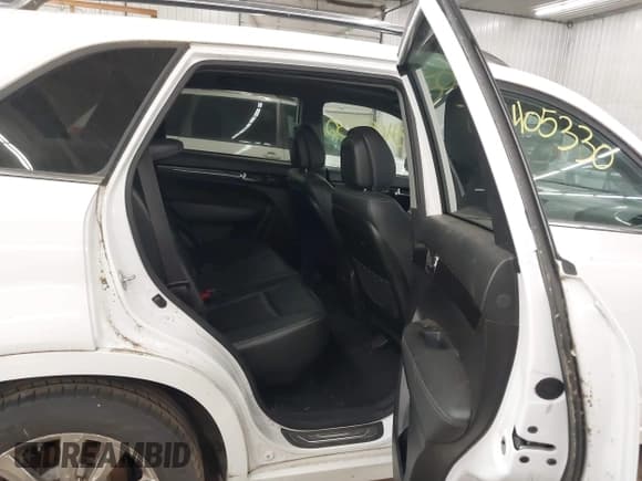 ✅ 2012 Kia Sorento SX • VIN: 5XYKWDA28CG219060 • Lot: 43405330. Listed on IAAI with 208,143 mi. Free auction sales archive from the USA and detailed vehicle history report at DreamBid. Image 8.