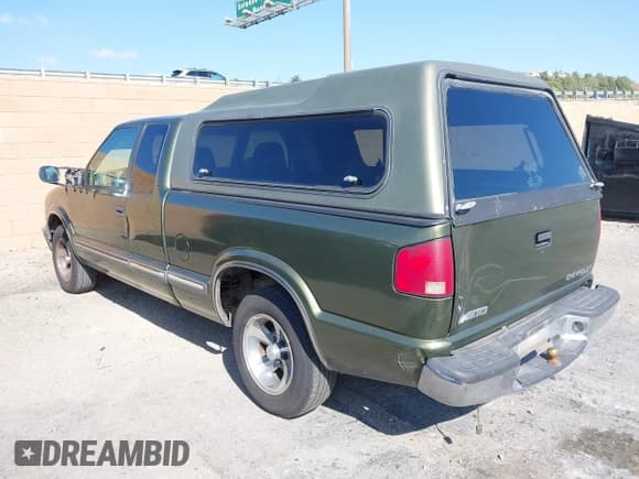 ✅ 2001 Chevrolet S-10 LS • VIN: 1GCCS19W01K163807 • Лот: 41512964. Опубликован ранее на IAAI с пробегом 286 595 миль. Бесплатный доступ к архиву аукционных продаж из США и подробный отчёт об истории автомобиля на DreamBid. Изображение 3.