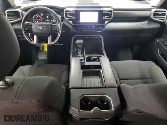 ✅ 2022 Toyota Tundra SR5 • VIN: 5TFLA5DB0NX034229 • Лот: 81979965. Опубликован ранее на Copart с пробегом 45 146 миль. Бесплатный доступ к архиву аукционных продаж из США и подробный отчёт об истории автомобиля на DreamBid. Изображение 8.