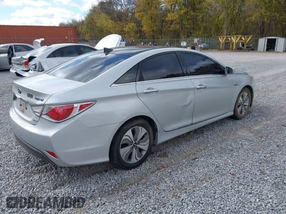 ✅ 2015 Hyundai Sonata Limited • VIN: KMHEC4A44FA051859 • Лот: 43652549. Опубликован ранее на IAAI с пробегом 200 000 миль. Бесплатный доступ к архиву аукционных продаж из США и подробный отчёт об истории автомобиля на DreamBid. Изображение 4.