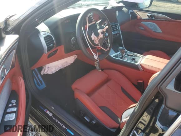 ✅ 2025 BMW M8 Competition • VIN: WBSGV0C04SCS46541 • Лот: 43554215. Опубликован ранее на Copart с пробегом Не указан. Бесплатный доступ к архиву аукционных продаж из США и подробный отчёт об истории автомобиля на DreamBid. Изображение 8.