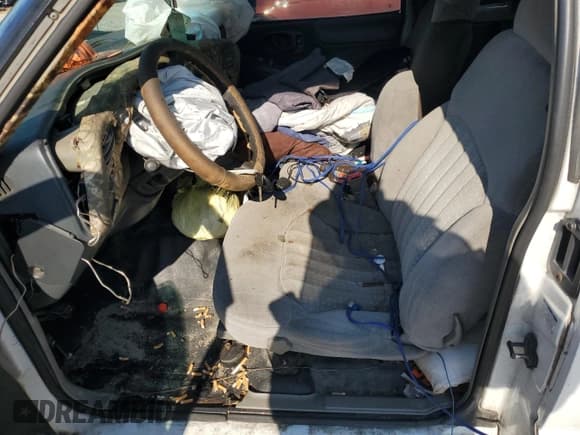 ✅ 2001 GMC Sonoma SLS 1SG • VIN: 1GTCS19W518224890 • Lot: 69798054. Wystawiony na Copart z przebiegiem 200 891 mil. Bezpłatny archiwum sprzedaży aukcyjnych z USA i szczegółowy raport historii pojazdu na DreamBid. Zdjęcie 7.