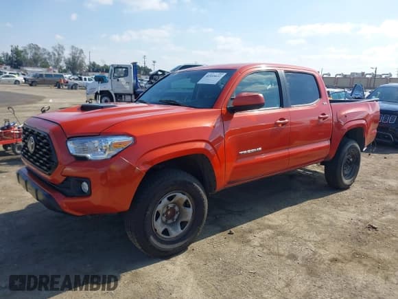 ✅ 2017 Toyota Tacoma SR • VIN: 5TFAX5GN1HX103476 • Лот: 41555651. Опубликован ранее на IAAI с пробегом 71 076 миль. Бесплатный доступ к архиву аукционных продаж из США и подробный отчёт об истории автомобиля на DreamBid. Изображение 2.