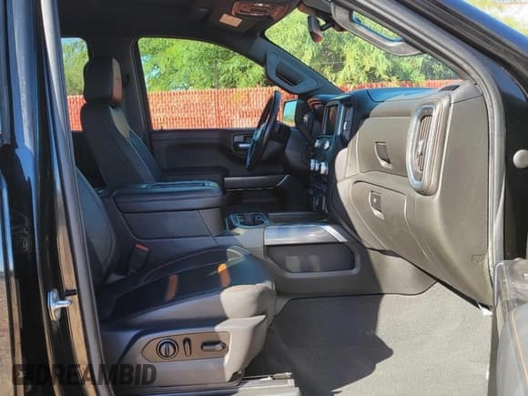 ✅ 2021 GMC Sierra 1500 AT4 • VIN: 1GTP9EEL6MZ286233 • Lot: 94188025. Wystawiony na Copart z przebiegiem 41 395 mil. Bezpłatny archiwum sprzedaży aukcyjnych z USA i szczegółowy raport historii pojazdu na DreamBid. Zdjęcie 5.