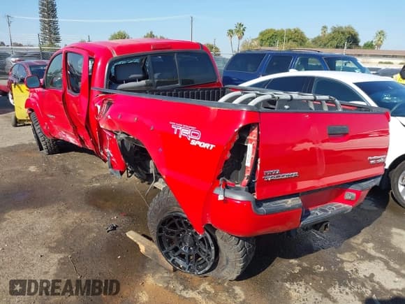 ✅ 2008 Toyota Tacoma PreRunner • VIN: 5TEKU72N98Z511765 • Lot: 43560318. Wystawiony na IAAI z przebiegiem 166 084 mil. Bezpłatny archiwum sprzedaży aukcyjnych z USA i szczegółowy raport historii pojazdu na DreamBid. Zdjęcie 3.