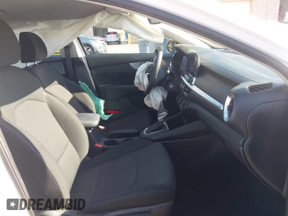 ✅ 2023 Kia Forte LXS • VIN: 3KPF24AD7PE509842 • Lot: 43454717. Wystawiony na IAAI z przebiegiem 36 433 mil. Bezpłatny archiwum sprzedaży aukcyjnych z USA i szczegółowy raport historii pojazdu na DreamBid. Zdjęcie 5.