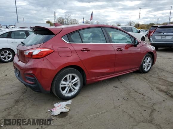 ✅ 2018 Chevrolet Cruze LT • VIN: 3G1BE6SM6JS599535 • Lot: 90407425. Wystawiony na Copart z przebiegiem 36 051 mil. Bezpłatny archiwum sprzedaży aukcyjnych z USA i szczegółowy raport historii pojazdu na DreamBid. Zdjęcie 3.