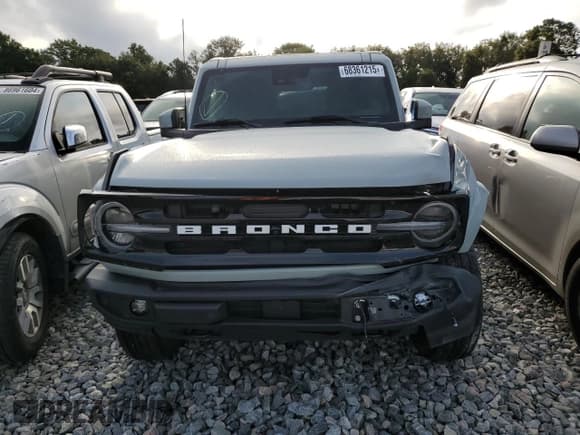 ✅ 2023 Ford Bronco Outer Banks • VIN: 1FMEE5BP7PLB67930 • Лот: 68361215. Опубликован ранее на Copart с пробегом 42 507 миль. Бесплатный доступ к архиву аукционных продаж из США и подробный отчёт об истории автомобиля на DreamBid. Изображение 5.